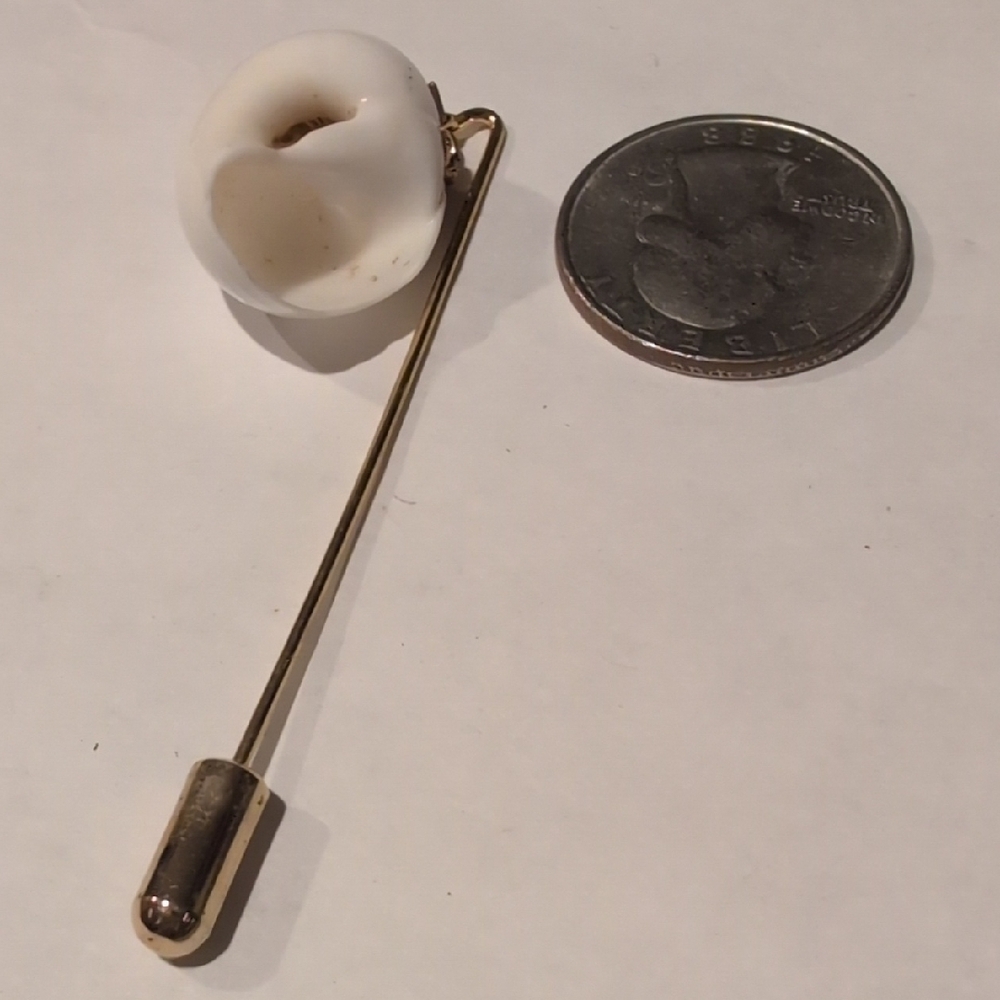 Elegant Gold and White Seashell Women's Jewelry Stick Pin - Picture 4 of 4